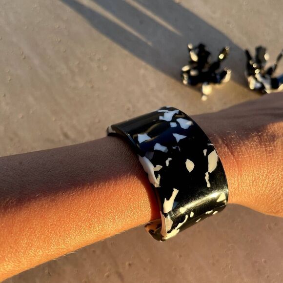 Lele Sadoughi Black White Paper Lily Earrings and Cuff Bracelet - Picture 4 of 6